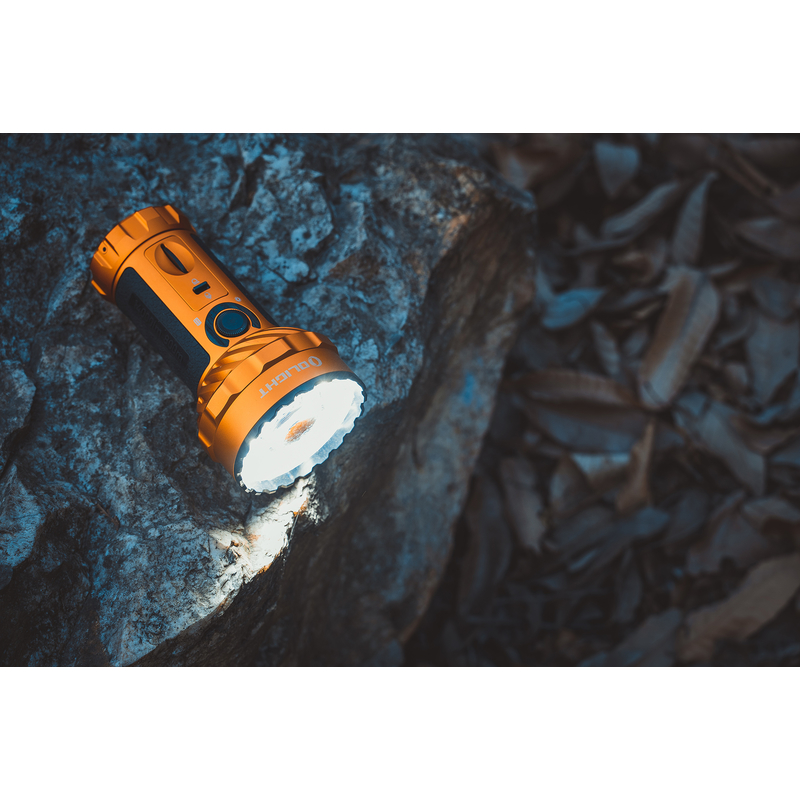 LED svítilna Olight Marauder 2 14000 lm s možností bodového svícení orange - limitovaná edice 2