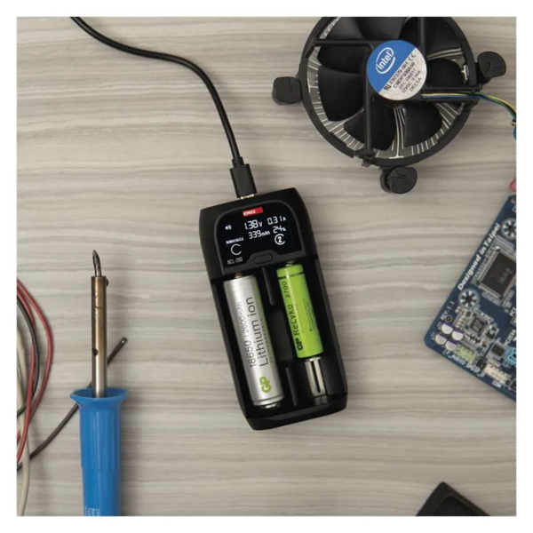 Univerzální nabíječka baterií EMOS Li-Ion BCL-20D 13