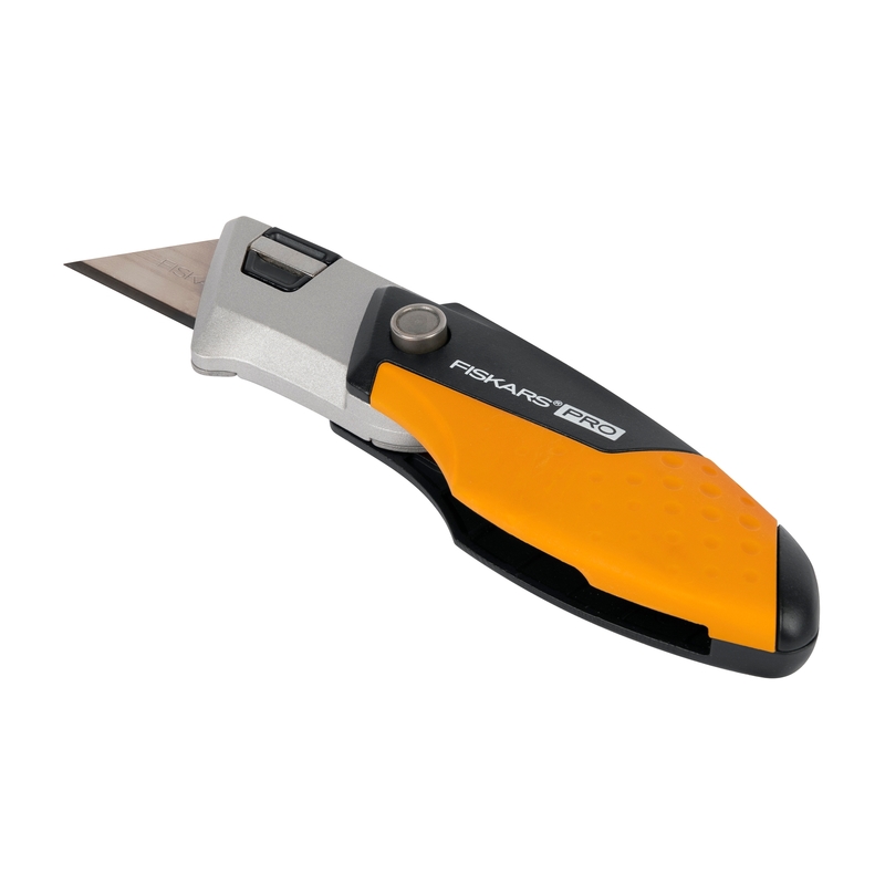 Kompaktní univerzální skládací nůž FISKARS CarbonMax 3