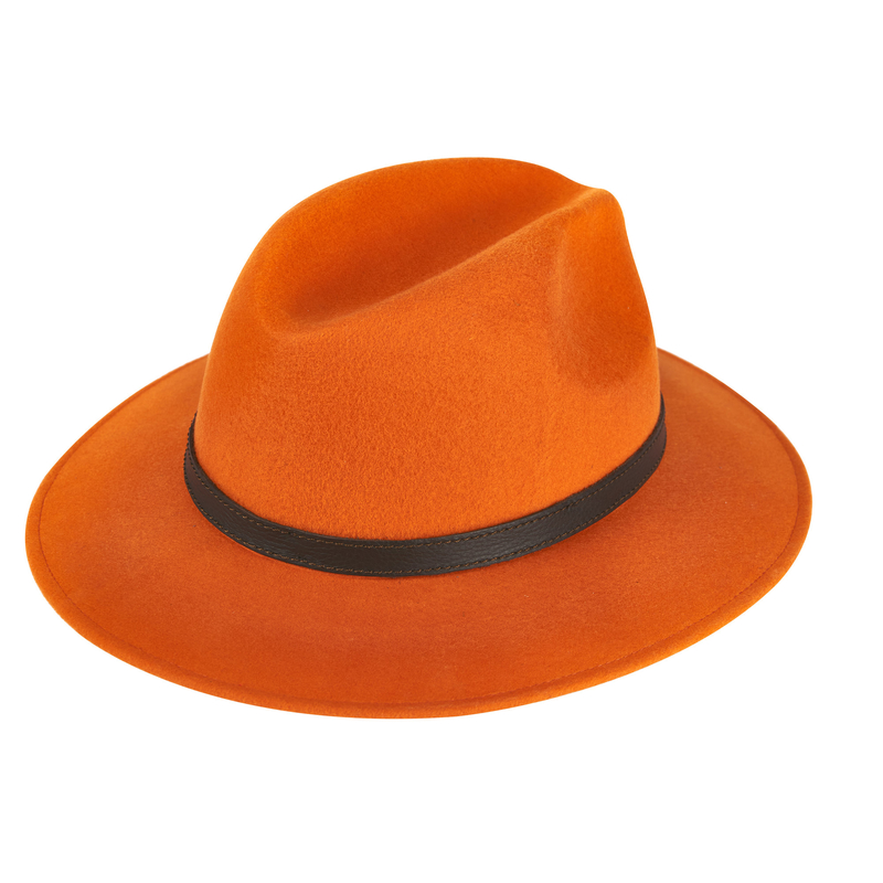 Lovecký klobouk TETRAO – oranžový s koženým řemínkem a peříčky – uni 1