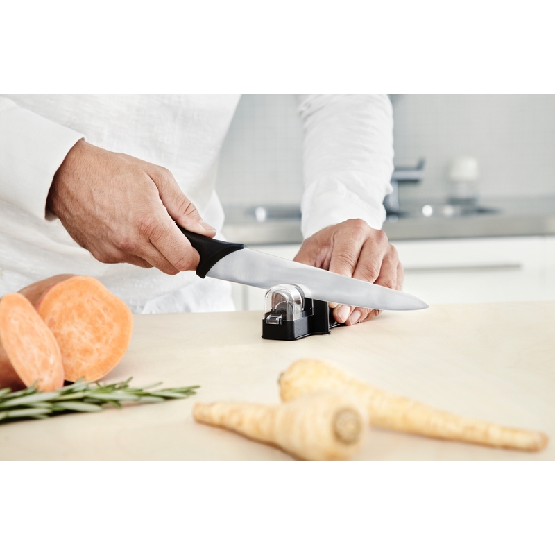 Kuchyňský nůž FISKARS Essential, 21 cm 3