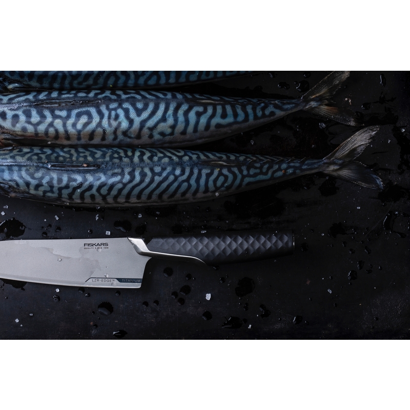 Střední titanový kuchařský nůž FISKARS Taiten, 16 cm 4