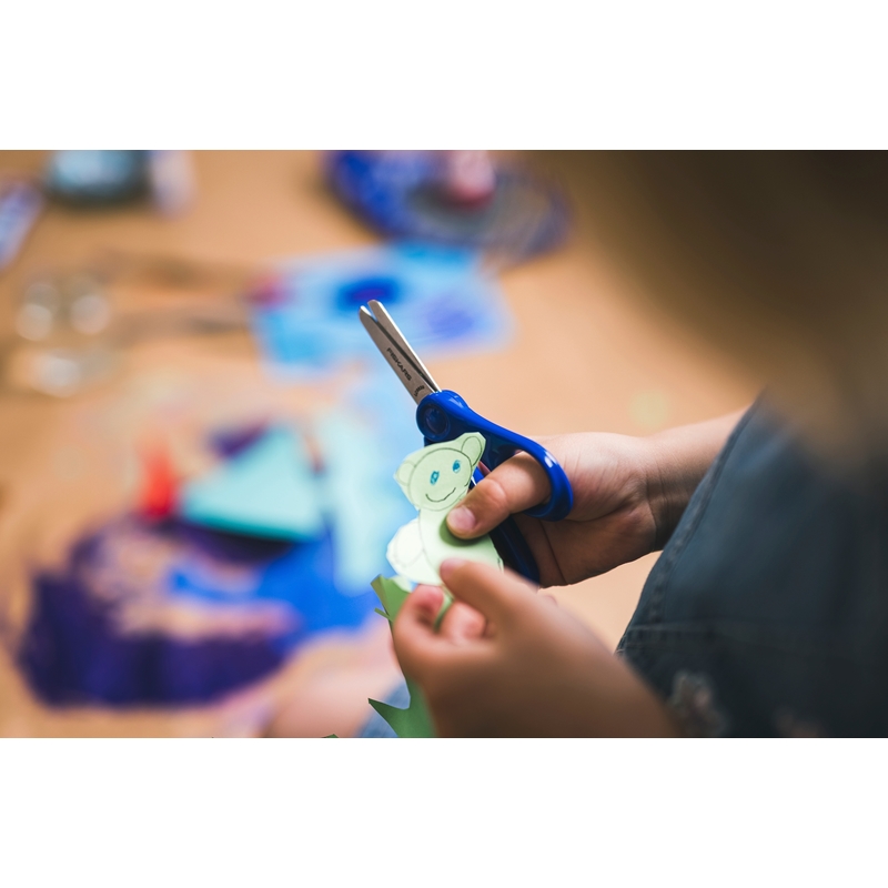 Dětské nůžky se zaoblenou špičkou FISKARS, 13 cm, modré 4
