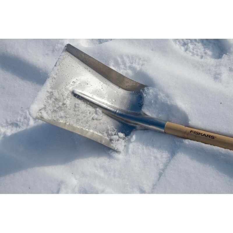 Lopata na sníh a obilí FISKARS 1