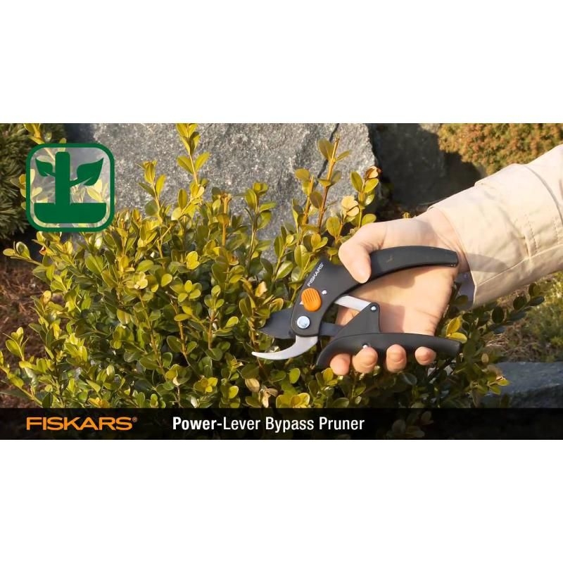 Nůžky zahradní s pákovým převodem dvoučepelové PowerLever FISKARS 1